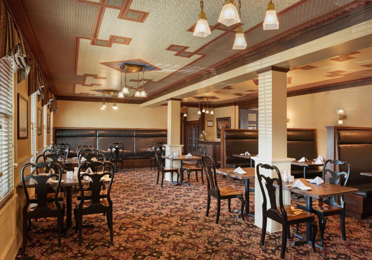 فندق سكاجاويا هوتل Three Forks المظهر الخارجي الصورة