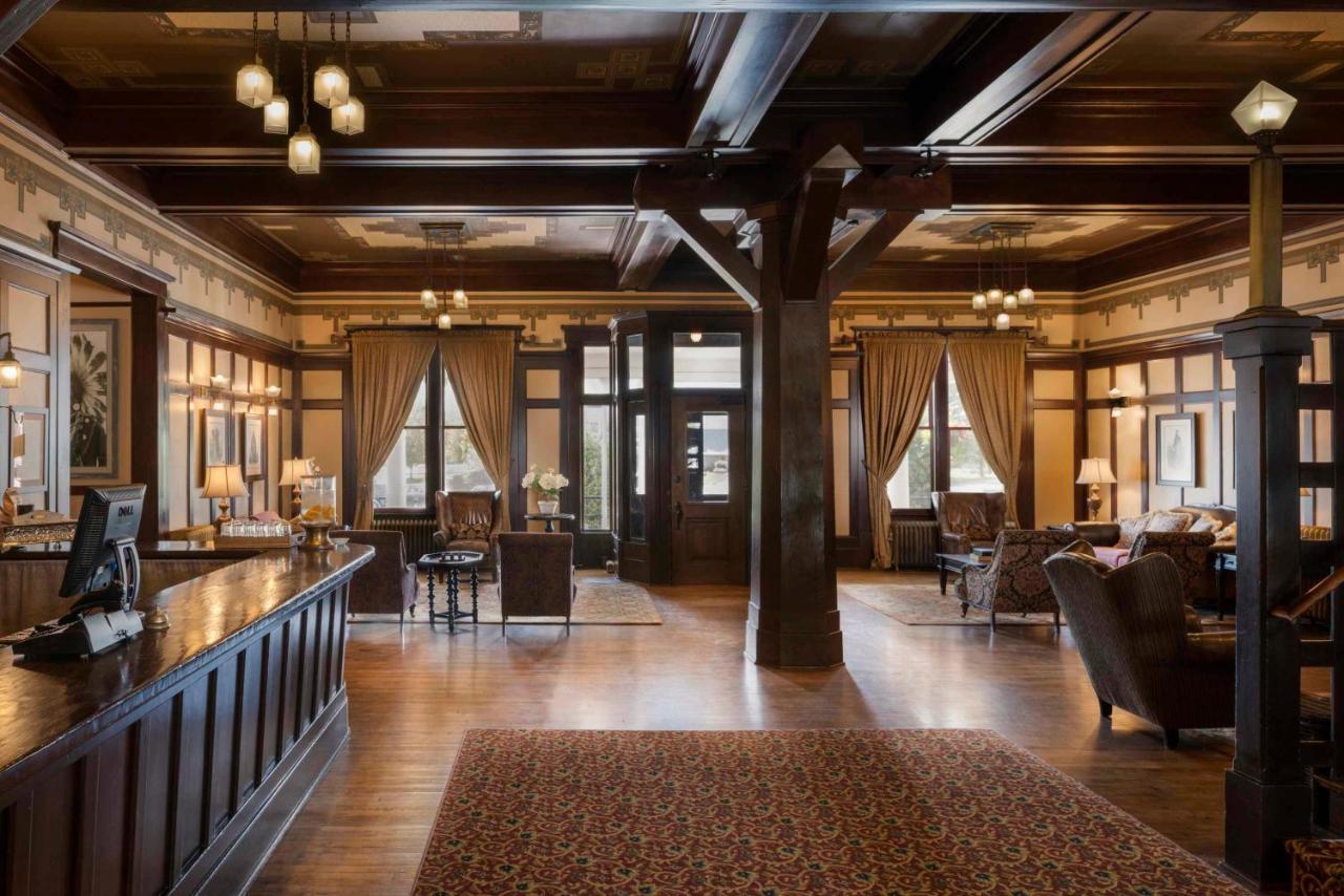 فندق سكاجاويا هوتل Three Forks المظهر الخارجي الصورة