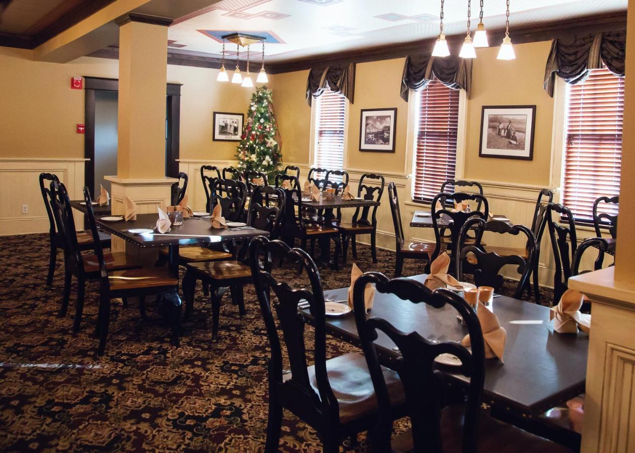 فندق سكاجاويا هوتل Three Forks المظهر الخارجي الصورة